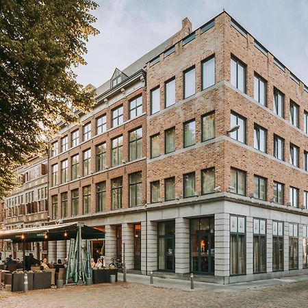 Hotel Van Eyck มาเซค ภายนอก รูปภาพ